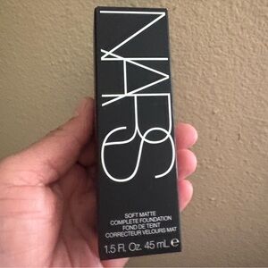 NARS Soft Matte Complete Foundation in LIGHT 2 MONT BLANC Brand New Never Opened